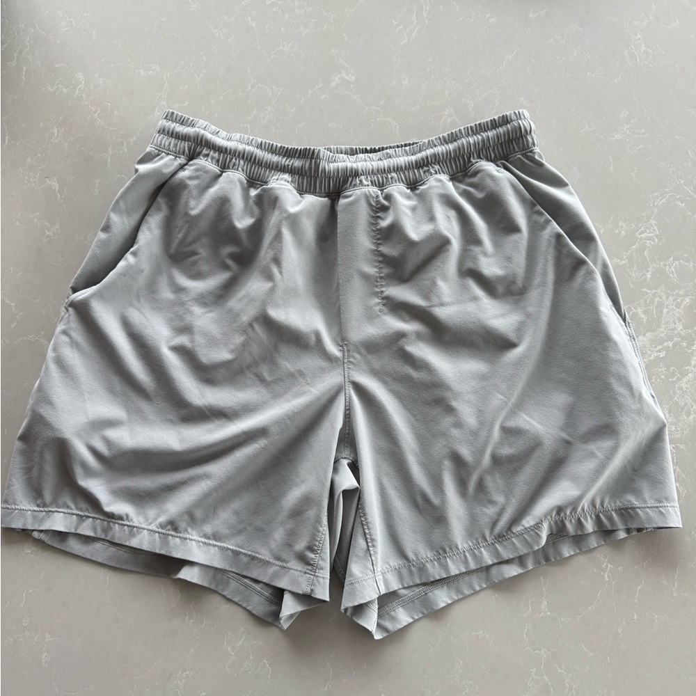 Lululemon Pace Breaker shorts - Light Gray
